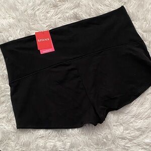 NWT SPANX Black smooth boy shorts